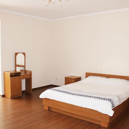 Центр Міста Однокімнатна Новобудова Apartment Lutsk Luaran gambar