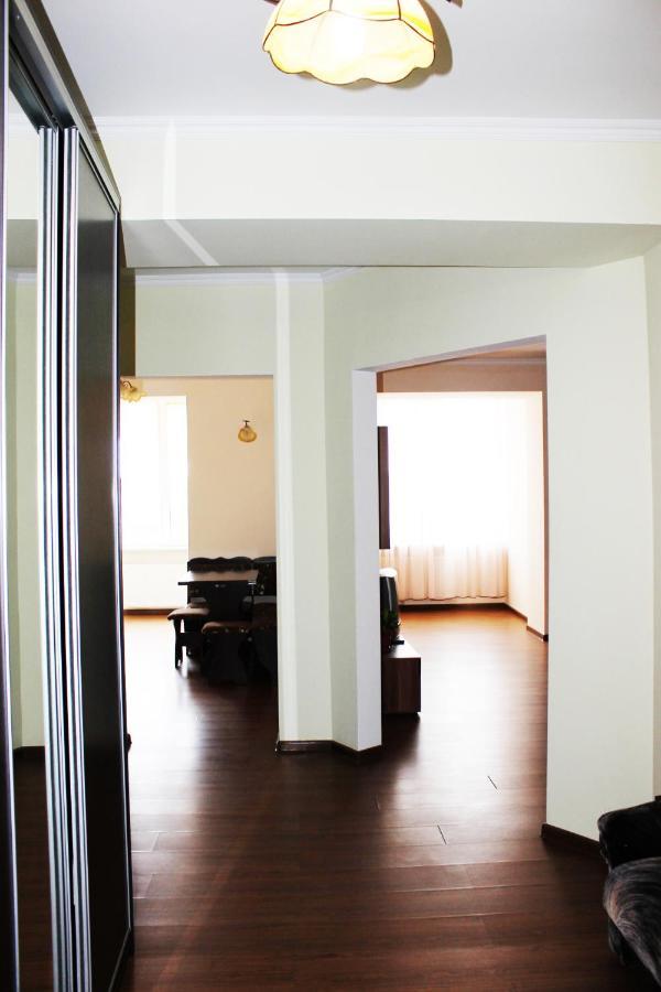 Центр Міста Однокімнатна Новобудова Apartment Lutsk Luaran gambar
